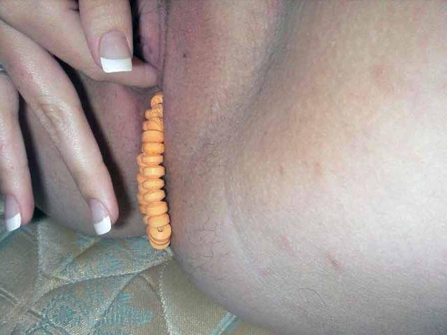 16P Picture selection of amateur kinky horny GFs playing with themselves 