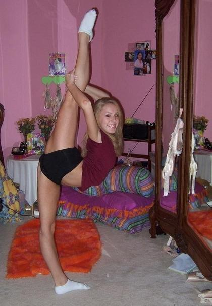 16P Really hot naughty babe doing lots of nasty things to herself