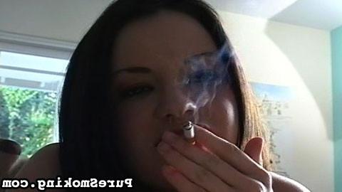 15P This babe has a real love for smoking and she's dying to share it with you.