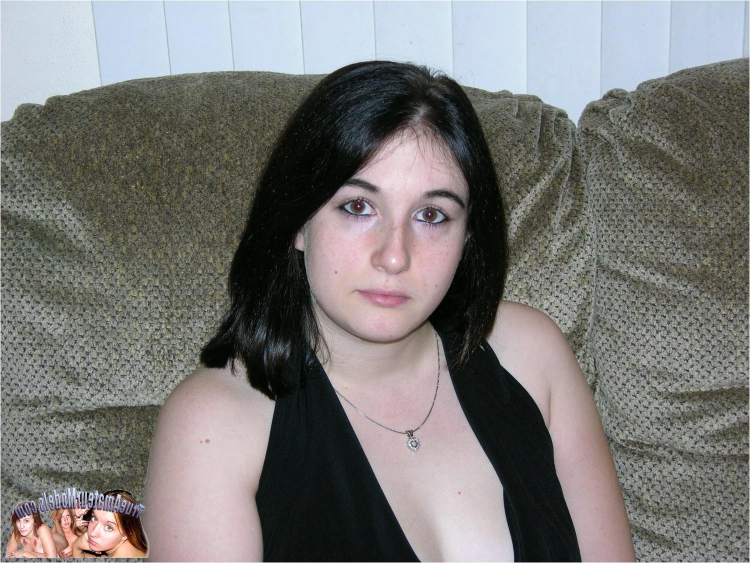 10P Unemployed Teenager Bitch Spreading Nude And Giving A Hot Handjob