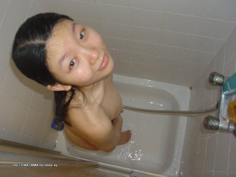 10P Petite amateur kinky Chinese GF sucking a stiff cock