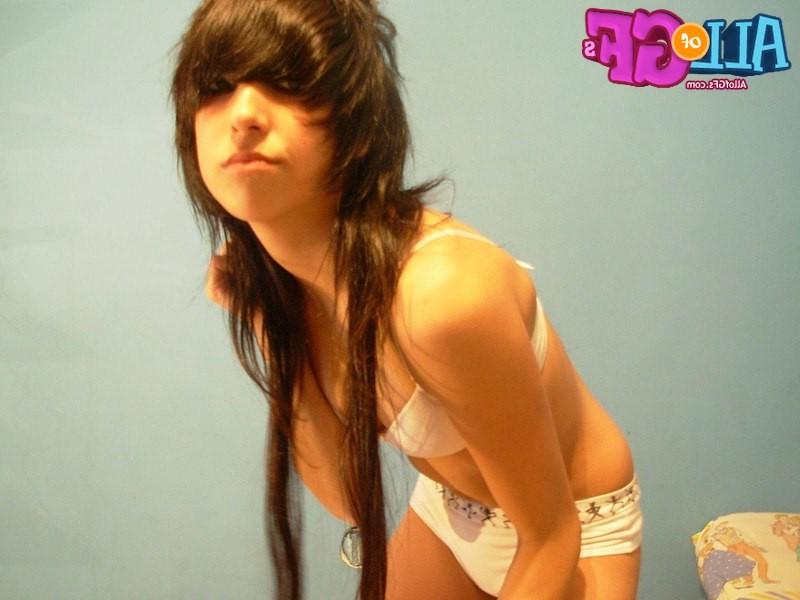 12P Lesbian girlfriends in raunchy show