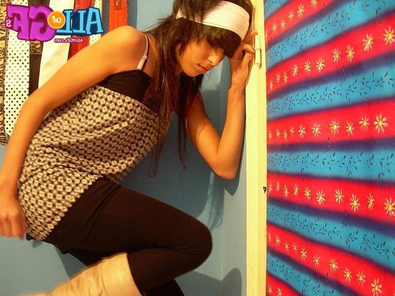 12P Lesbian girlfriends in raunchy show