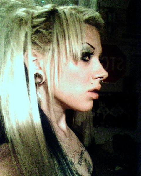 15P Blonde punk chicks self-shooting