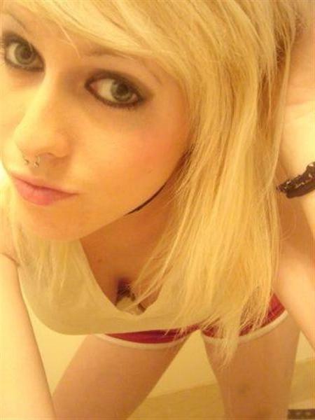 15P Blonde punk chicks self-shooting