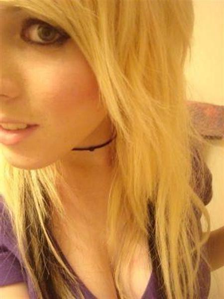 15P Blonde punk chicks self-shooting