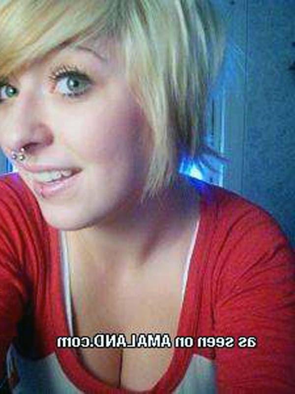 16P Sexy amateur camwhoring teen bitches