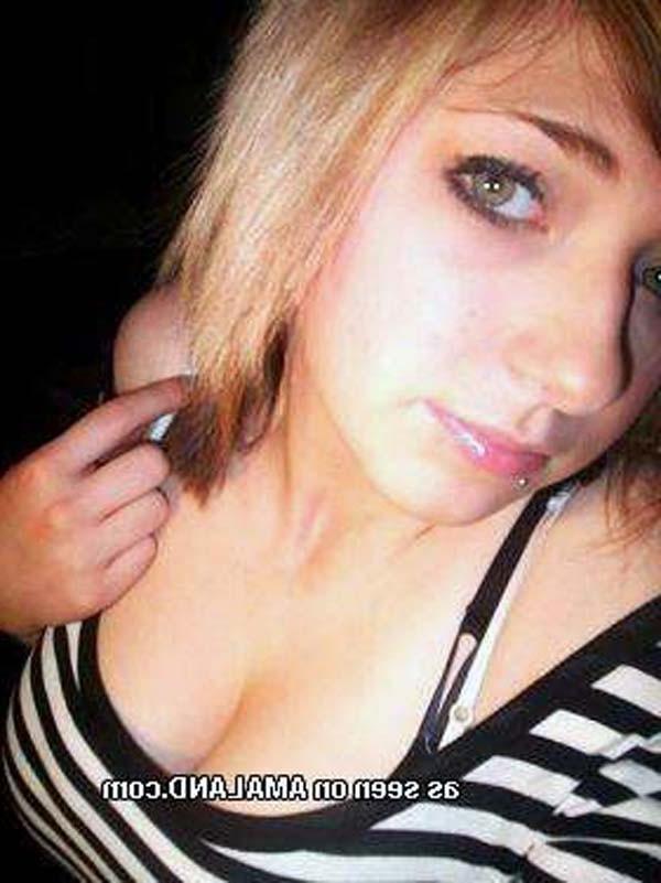 16P Sexy amateur camwhoring teen bitches