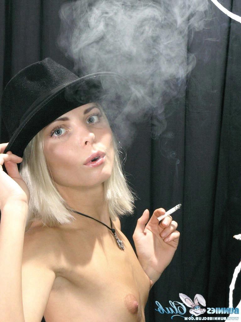 20P Eva with hat and cigarette