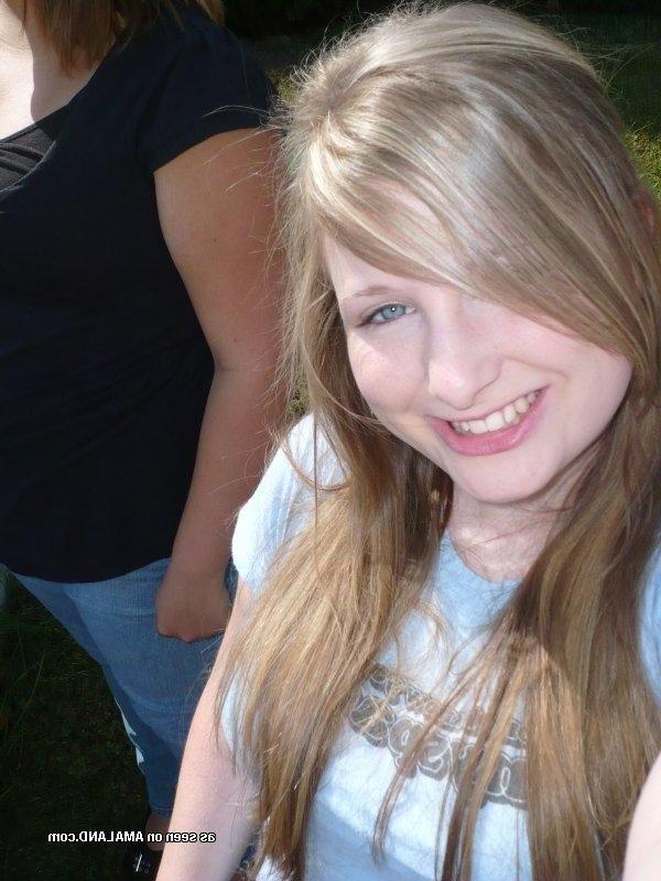 12P Chubby amateur horny wild hottie playing with her pussy
