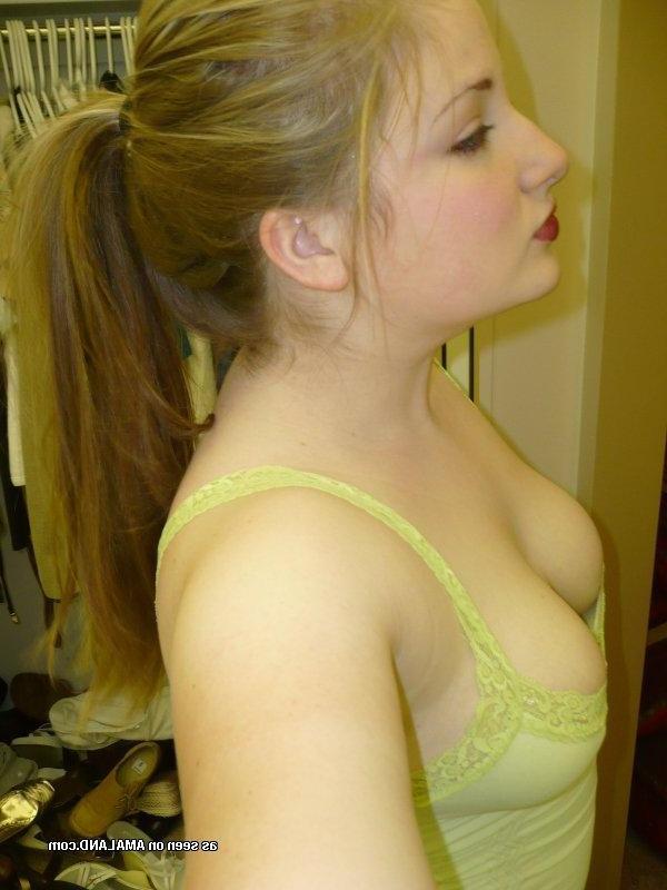 12P Chubby amateur horny wild hottie playing with her pussy
