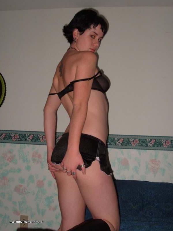 15P Sexy hot amateur punk babes