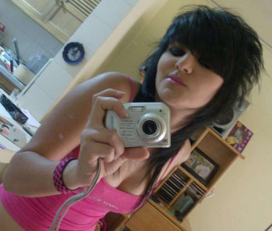 14P Sexy punk chicks camwhoring