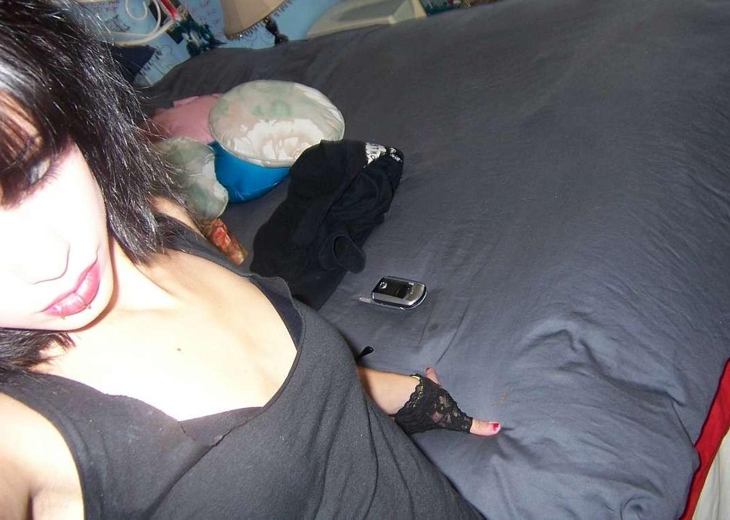 14P Sexy punk chicks camwhoring