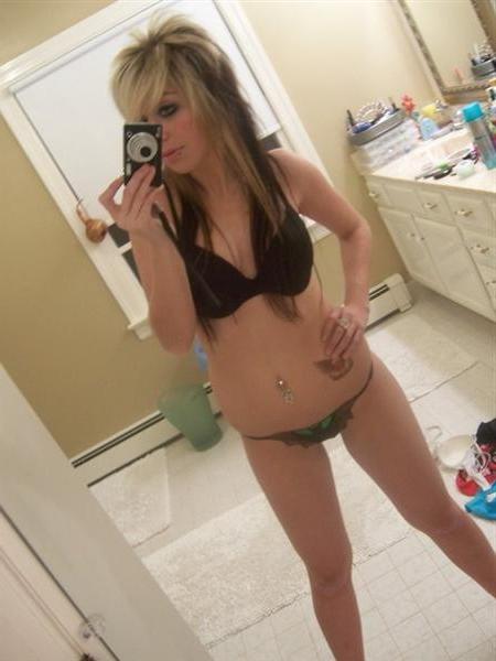 15P Punk teen posing topless