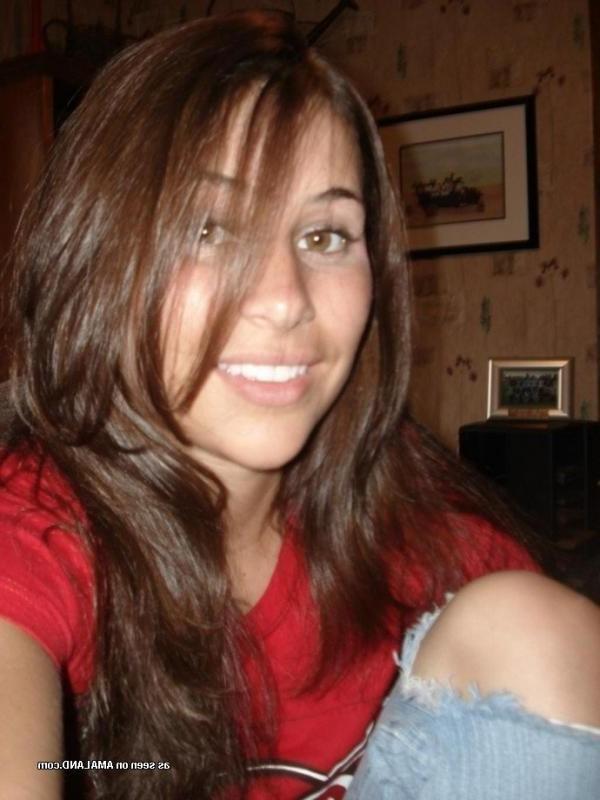 12P Sexy Latina babe posing and taking raunchy selfpics