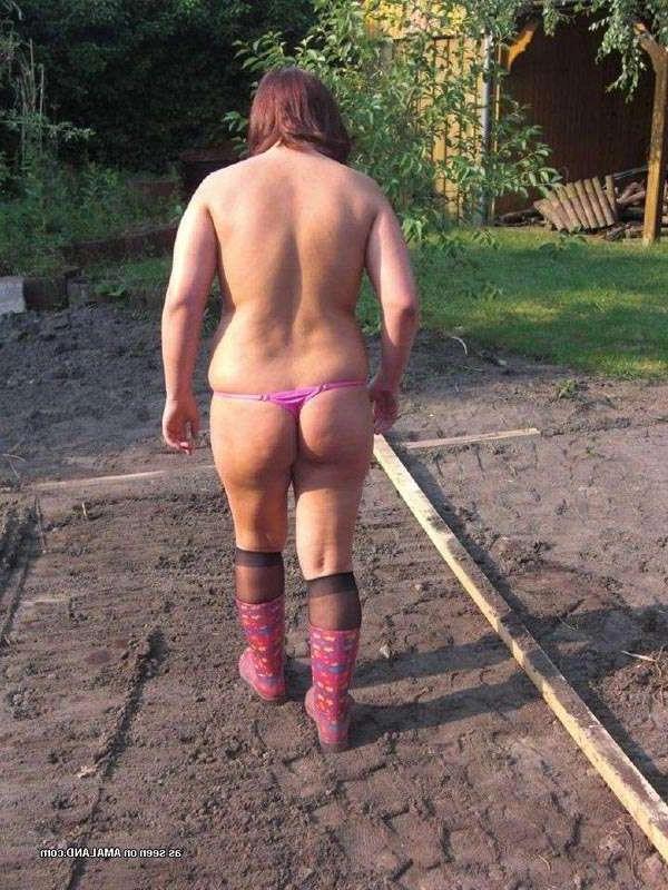 10P Chubby chick showing off her tits outdoors