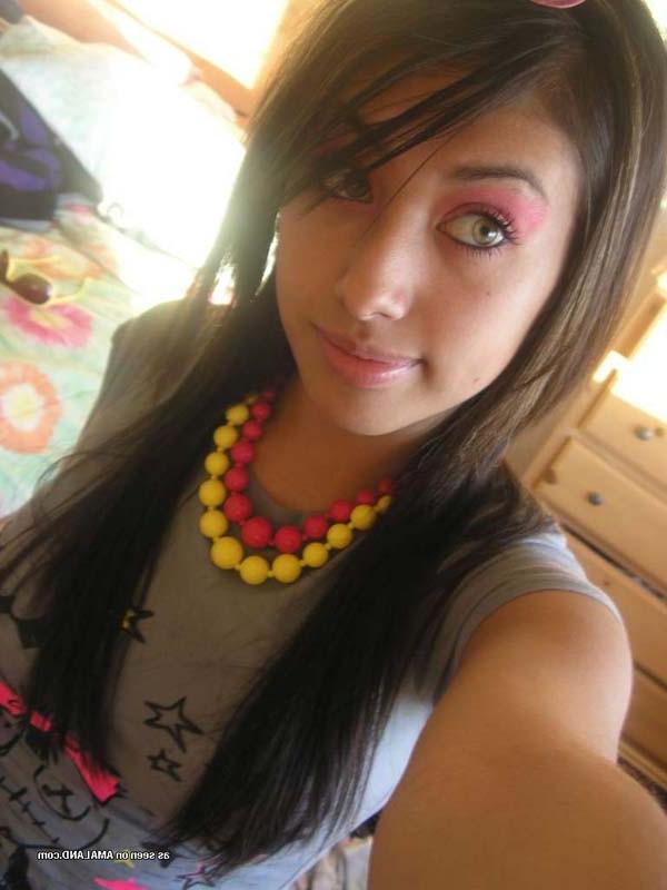 16P Amateur sexy punk chick camwhoring