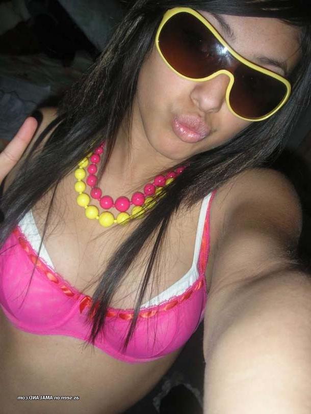16P Amateur sexy punk chick camwhoring