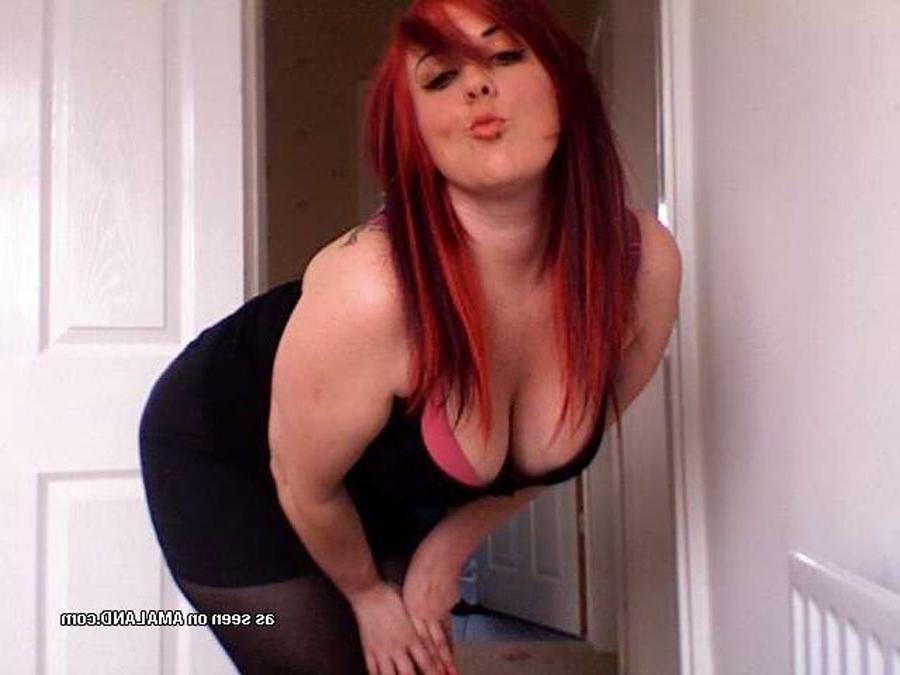 10P Busty hottie showing off her juicy jugs