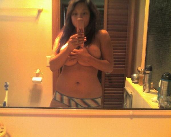 12P Wild chinese chicks doing a striptease