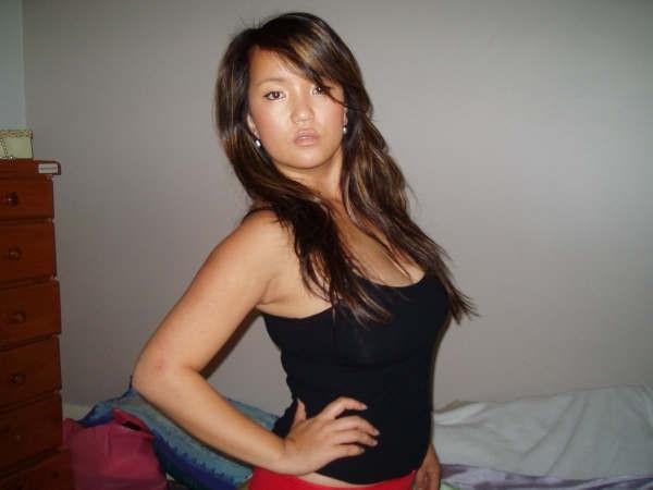 12P Wild chinese chicks doing a striptease