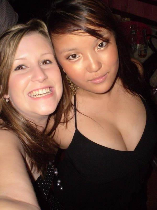 12P Wild chinese chicks doing a striptease