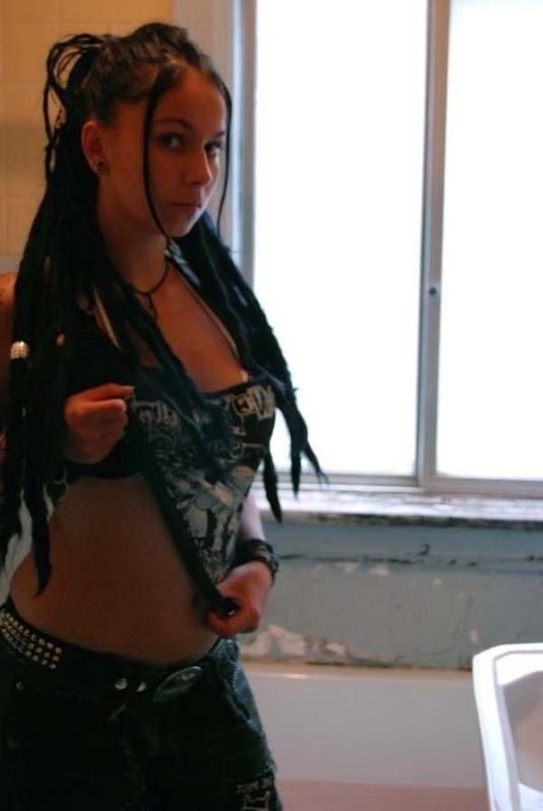 15P Sexy gorgeous wild punk babe