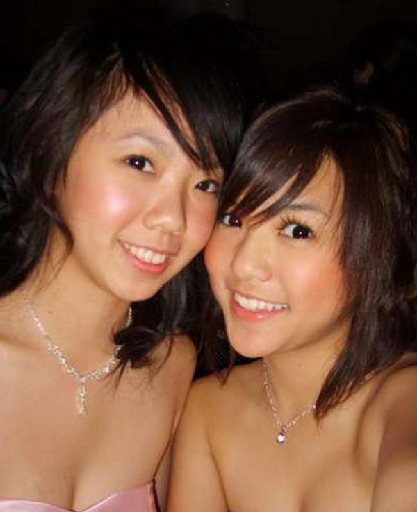 12P Lovely chinese chicks sucks a dick