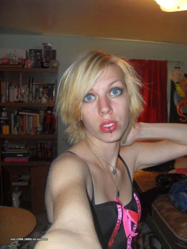 15P Sizzling hot cocksucking punk chick
