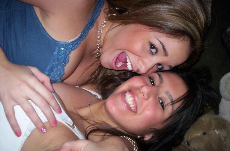 11P Slutty Girl Next Door Amateurs Sucking Cock And Flashing Pussy
