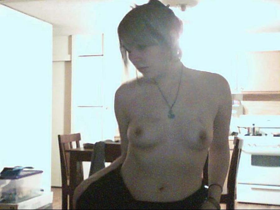 15P Amateur punk honey poking her twat