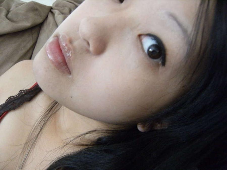 15P Fotoset einer heißen chinesischen Camwhoring-Künstlerin