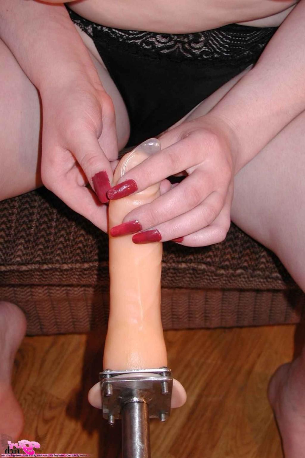 12P Kelly loves to have her pussy filled
