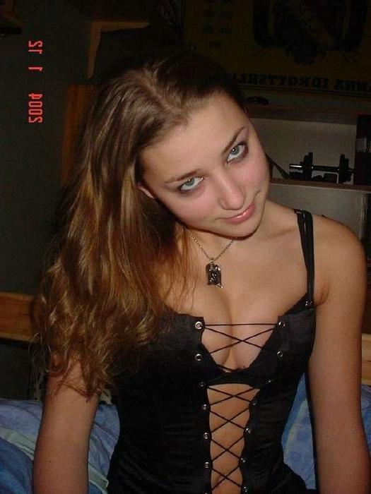 12P Real Amateur Next Door Girls