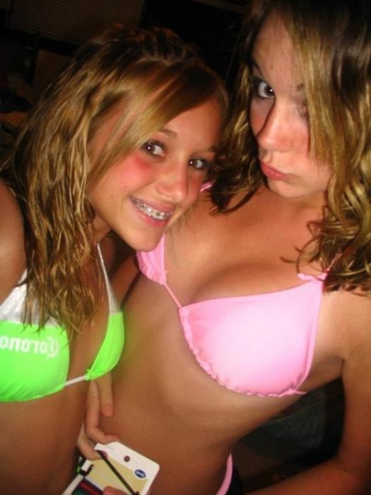 12P Real Amateur Next Door Girls