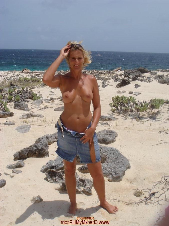 15P Hot mature amateur babe