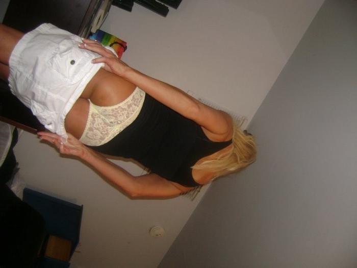 12P Real Amateur Next Door Girls