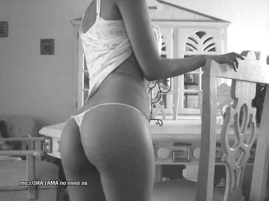 15P Hot Latinas and their juicy booties