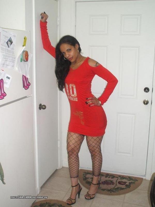 15P Hot Latinas and their juicy booties