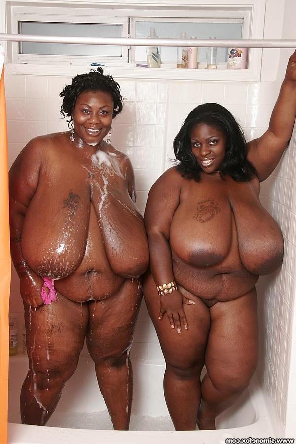 12P Simone Fox and Mz Diva Get Naked and Nasty