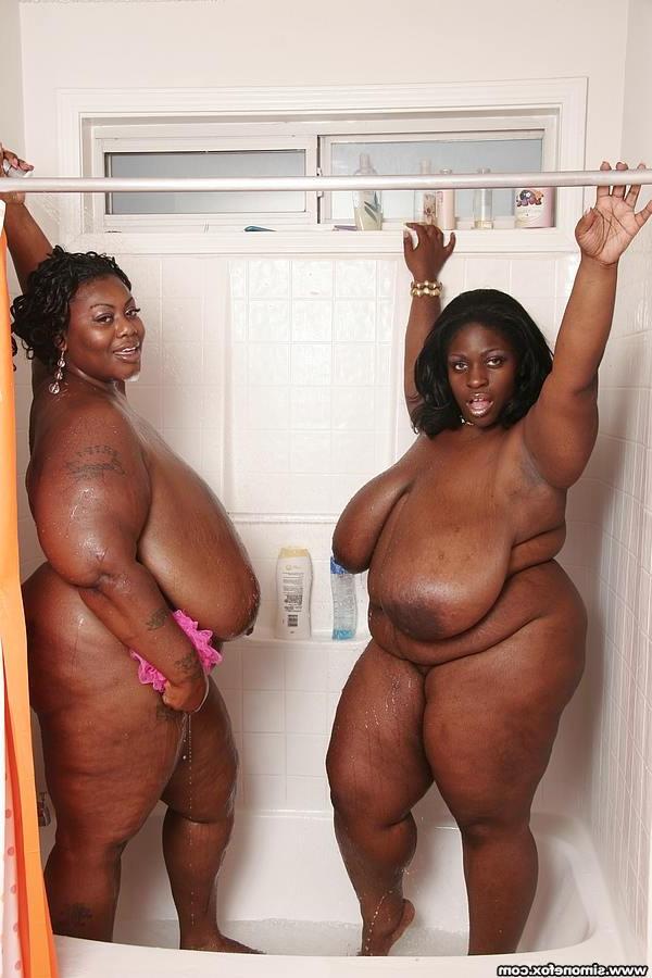 12P Simone Fox and Mz Diva Get Naked and Nasty