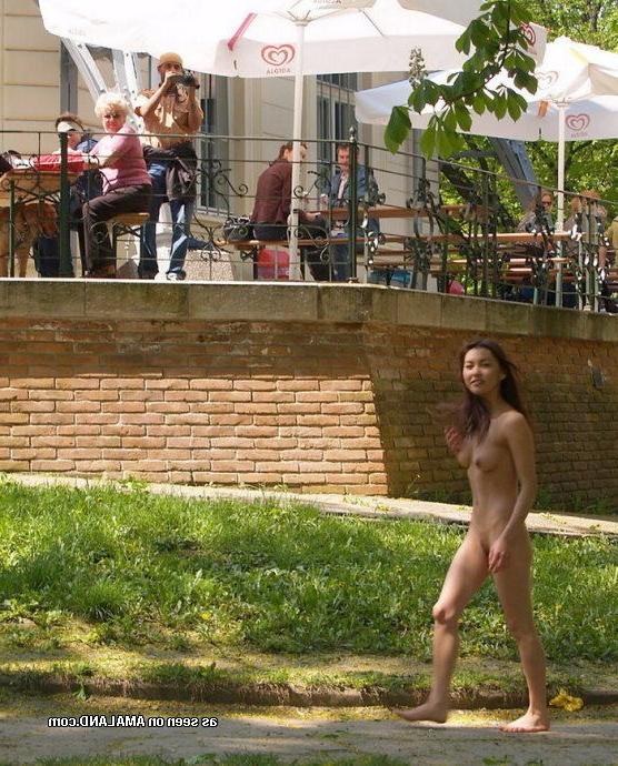 15P Eighteen year old Asian girlfriend takes a naked walk in public