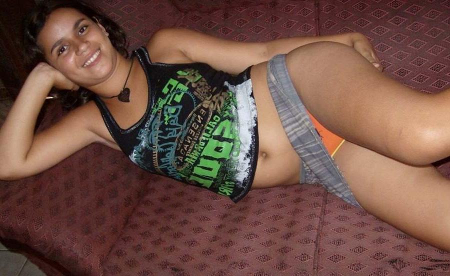 15P Sexy Latina teen posing naked