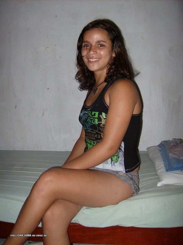 15P Sexy Latina teen posing naked