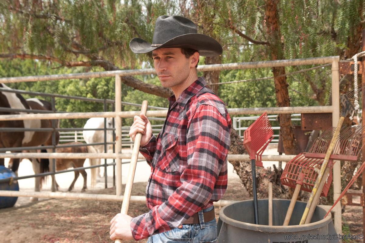 20P Rose Red stars in this feature presentation with James Deen. This 22 year old, a