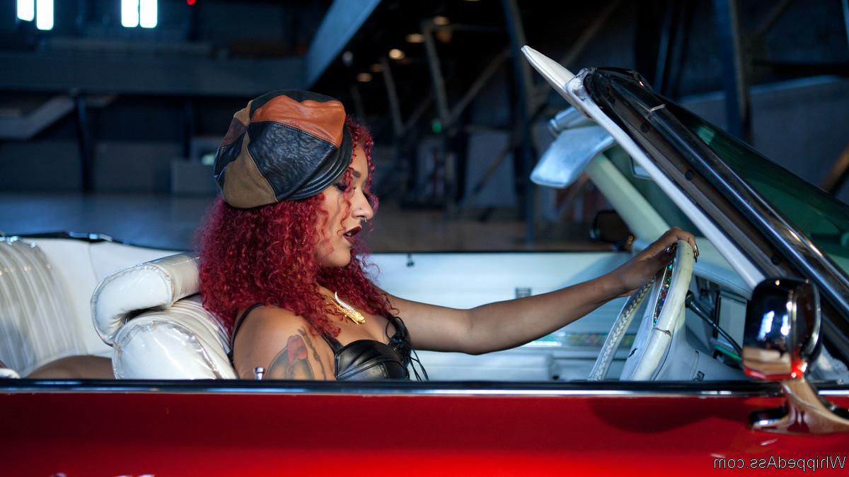 20P Badass bitch, Daisy Ducati &amp;amp; blond bombshell Holly Heart star in a parody filled