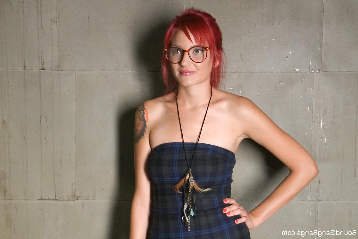 20P In this fantasy role play update Phoenix Askani plays an art student moving into
