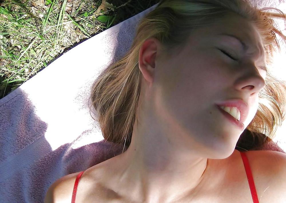 25P LITTLE HORNY COLLEGE BITCH