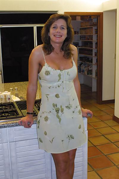 14P Kinky MILF with pierced nipple